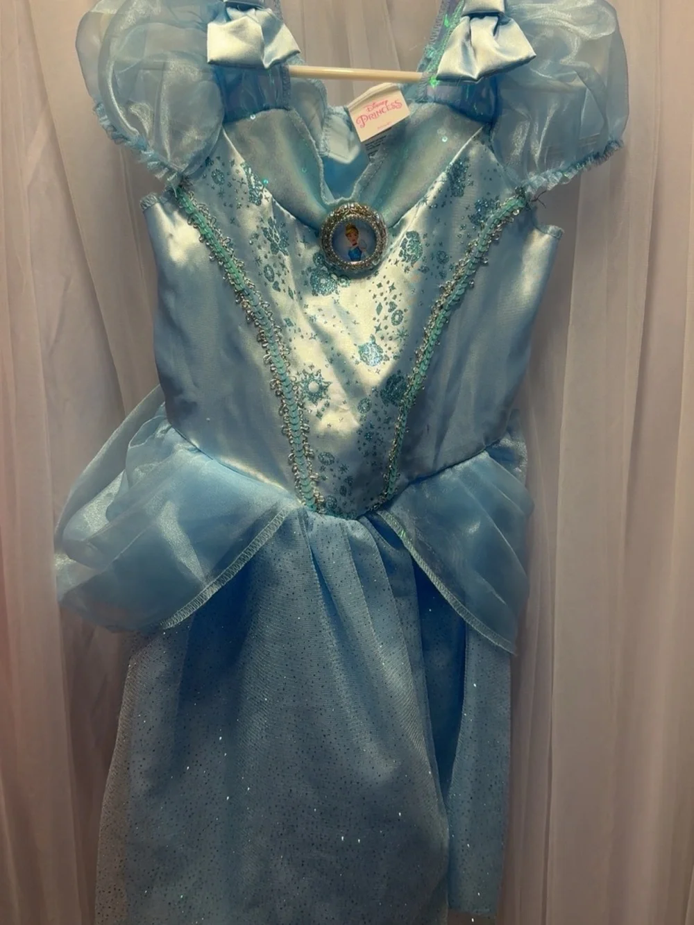 Disney Princess costumes. Kids sz.3t & sz. 4. Includes 4 Princess Dress Costume